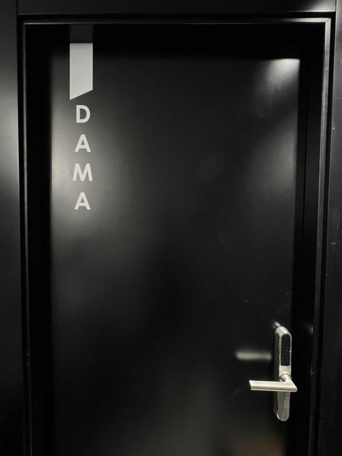 Апартаменты Dama Modern & Luxury Малага Экстерьер фото