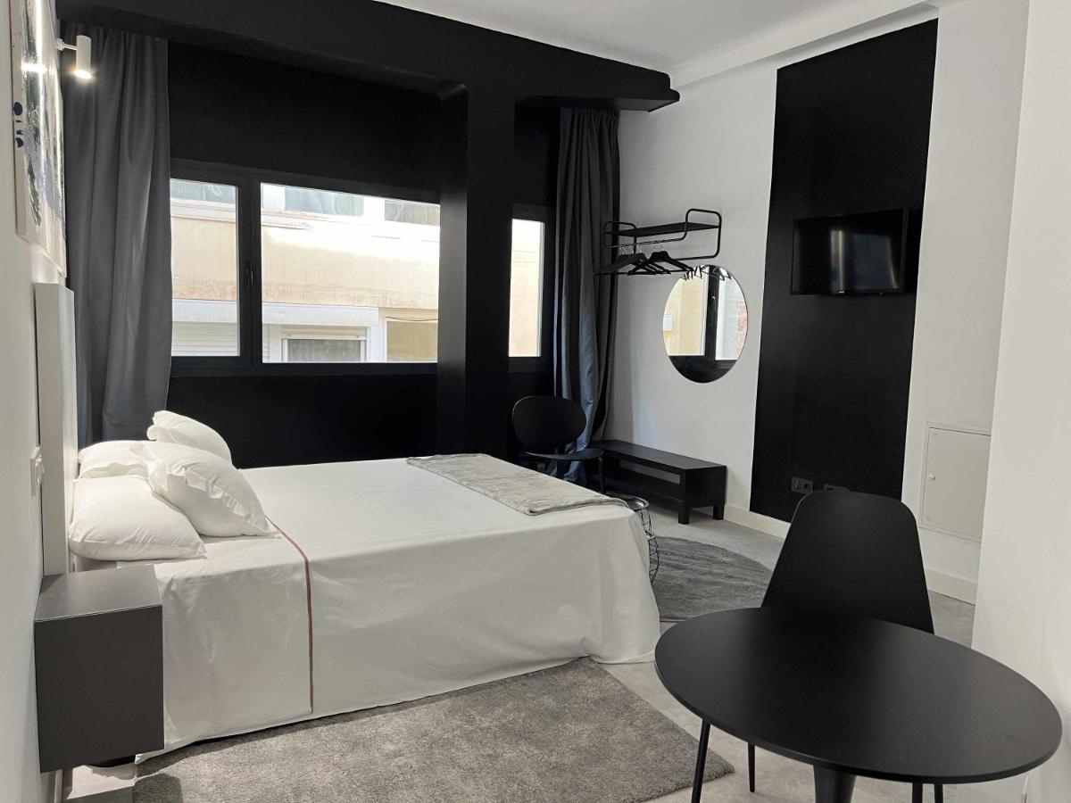 Апартаменты Dama Modern & Luxury Малага Экстерьер фото