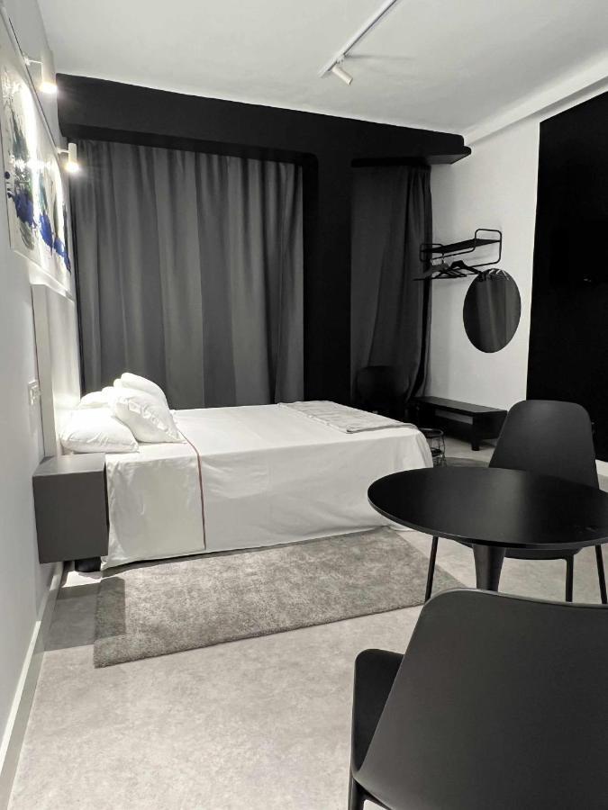 Апартаменты Dama Modern & Luxury Малага Экстерьер фото
